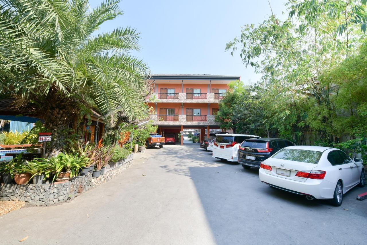 Oyo 549 Maesri Resort Pattaja Kültér fotó